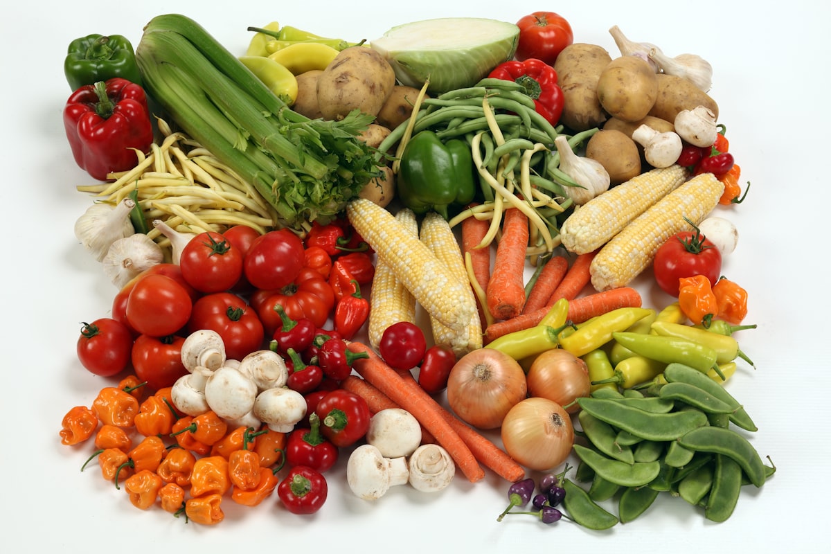 Raznovrsne namirnice bogate vitaminima i mineralima